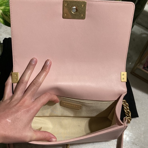 Chanel pink medium boy bag- matte gold chain - Picture 7 of 17